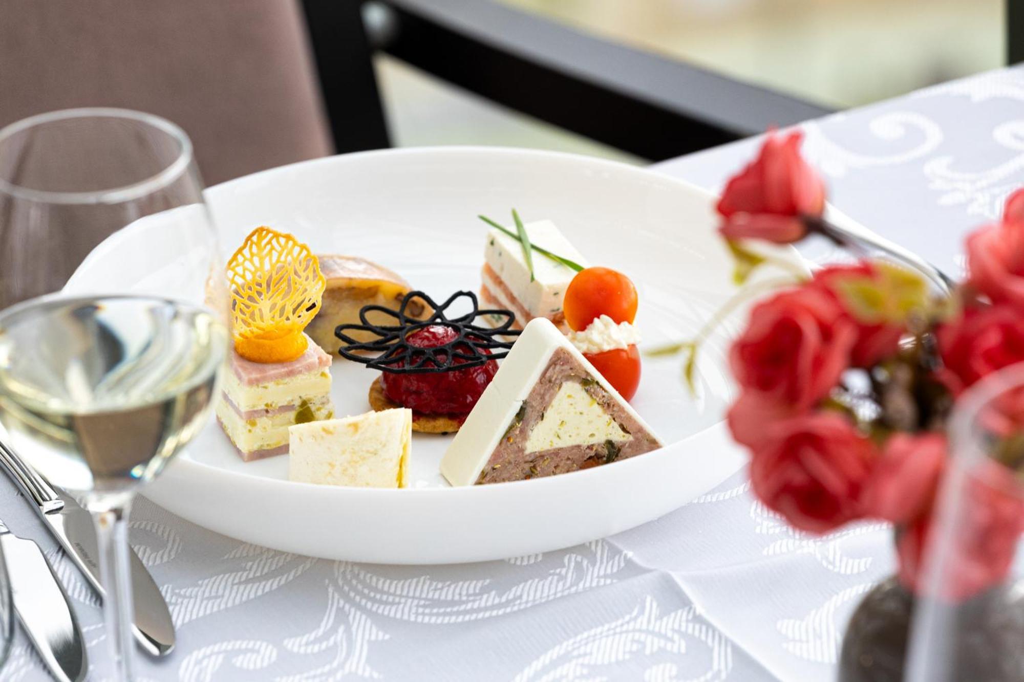 Hotel Golden Tulip Ana Tower Sibiu Dış mekan fotoğraf