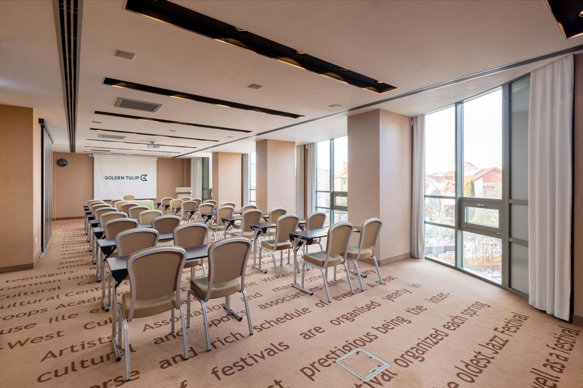 Hotel Golden Tulip Ana Tower Sibiu Dış mekan fotoğraf